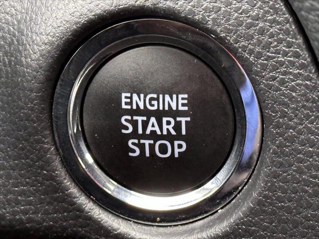 2025 Toyota RAV4 XLE [25]