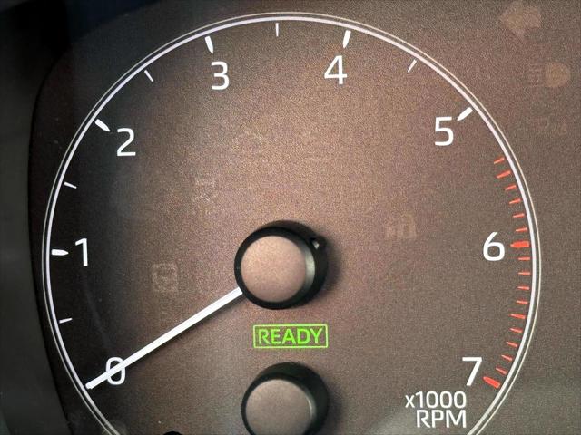 2025 Toyota Corolla Hybrid LE [24]