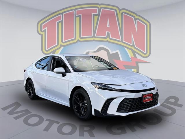 2025 Toyota Camry SE AWD (Natl) [18]