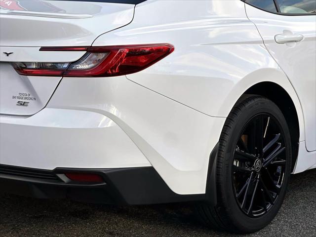 2025 Toyota Camry SE AWD (Natl) [9]