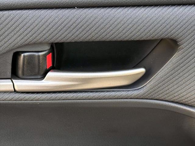 2025 Toyota Camry SE AWD (Natl) [12]