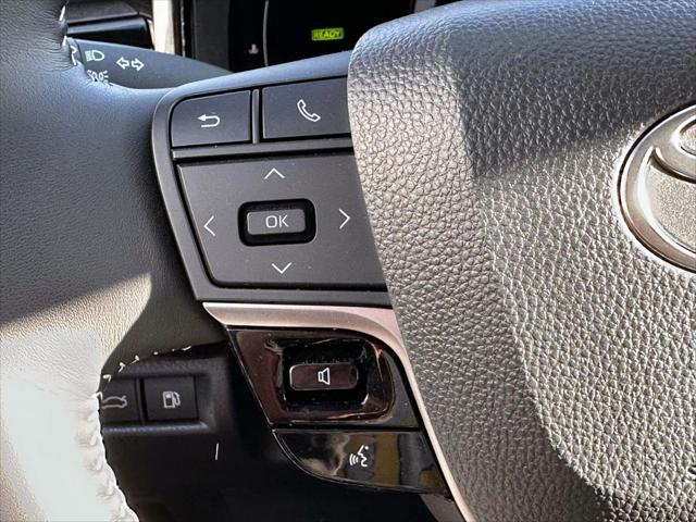 2025 Toyota Camry SE AWD (Natl) [21]