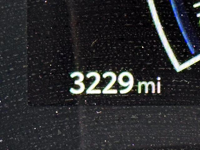 2025 Toyota Camry SE AWD (Natl) [29]