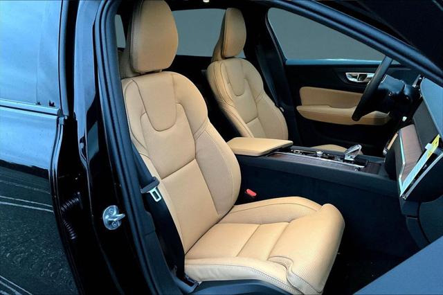 2026 Volvo V60 Cross Country Ultra, B5 AWD Gas (mild hybrid)