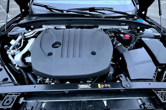 2026 Volvo V60 Cross Country Ultra, B5 AWD Gas (mild hybrid)
