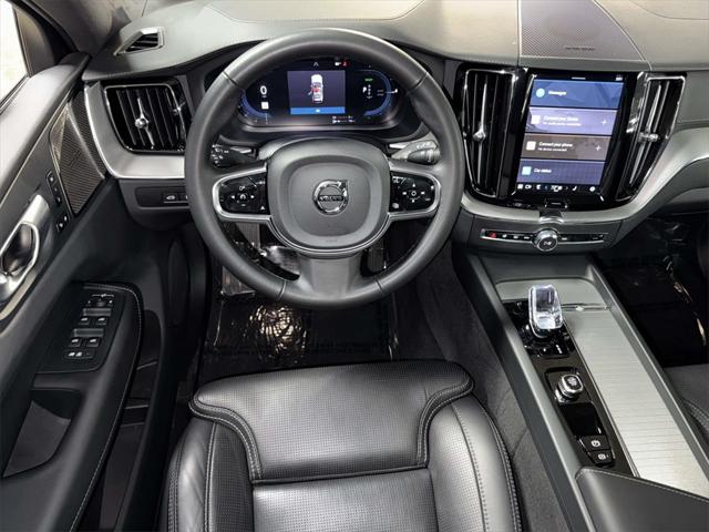 2024 Volvo XC60 Recharge T8 Ultimate Black Edition