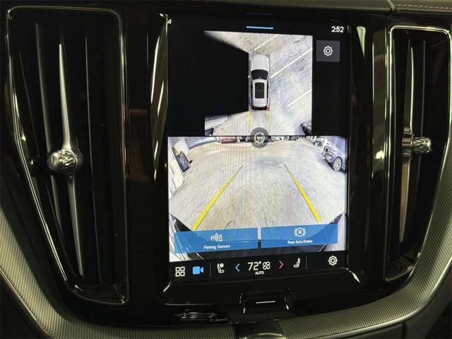 2024 Volvo XC60 Recharge T8 Ultimate Black Edition