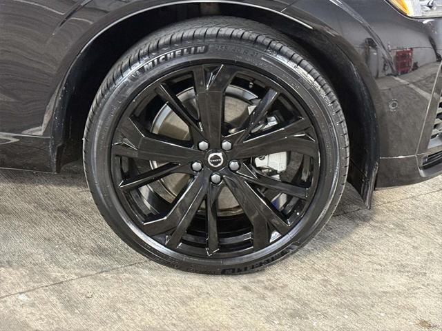 2024 Volvo XC60 Recharge T8 Ultimate Black Edition