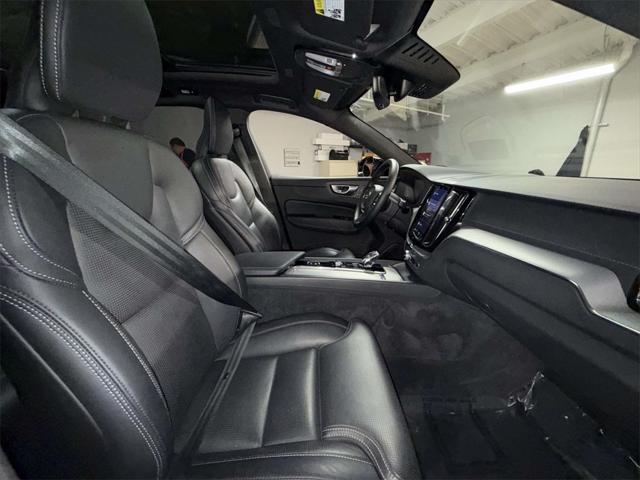2024 Volvo XC60 Recharge T8 Ultimate Black Edition