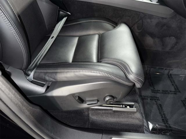 2024 Volvo XC60 Recharge T8 Ultimate Black Edition