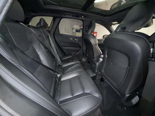 2024 Volvo XC60 Recharge T8 Ultimate Black Edition