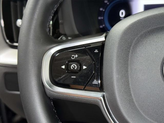 2024 Volvo XC60 Recharge T8 Ultimate Black Edition