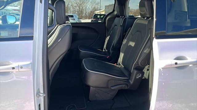 2026 Chrysler Pacifica Limited AWD