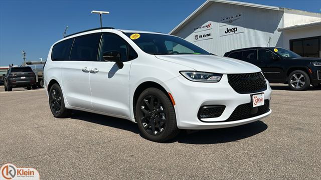 2026 Chrysler Pacifica Limited AWD for sale in Clintonville, WI