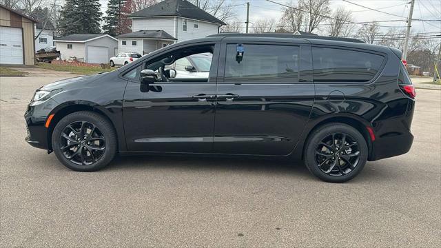 2026 Chrysler Pacifica Limited AWD