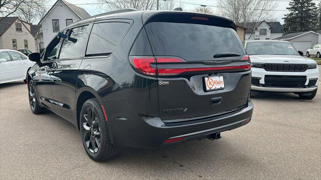 2026 Chrysler Pacifica Limited AWD
