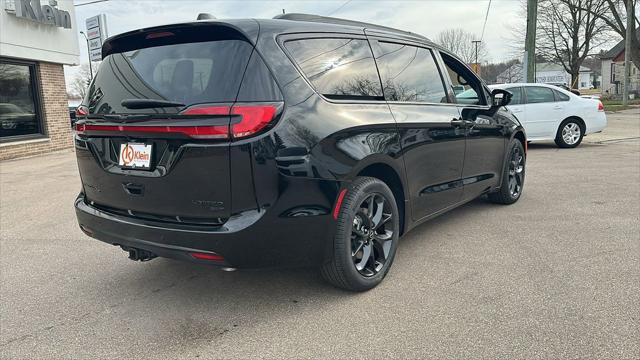 2026 Chrysler Pacifica Limited AWD