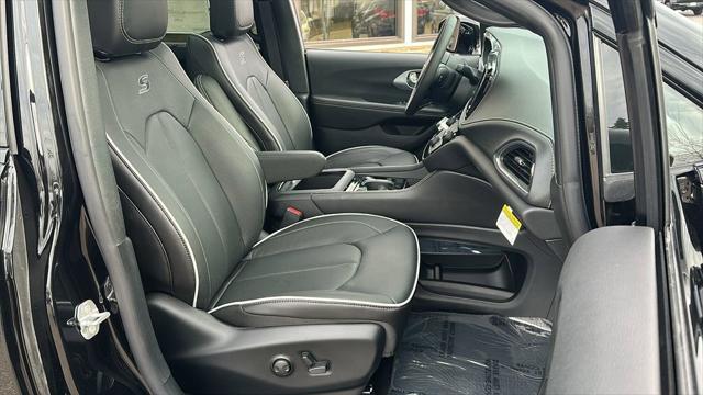 2026 Chrysler Pacifica Limited AWD