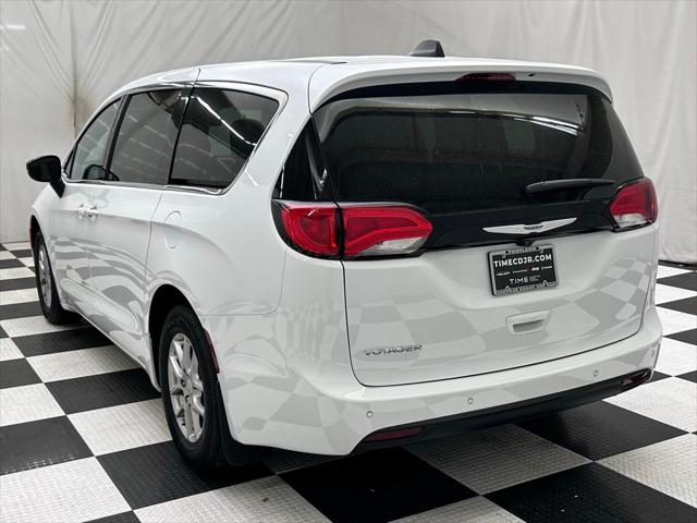 2026 Chrysler Voyager LX