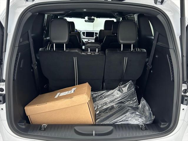 2026 Chrysler Voyager LX