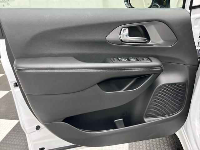 2026 Chrysler Voyager LX