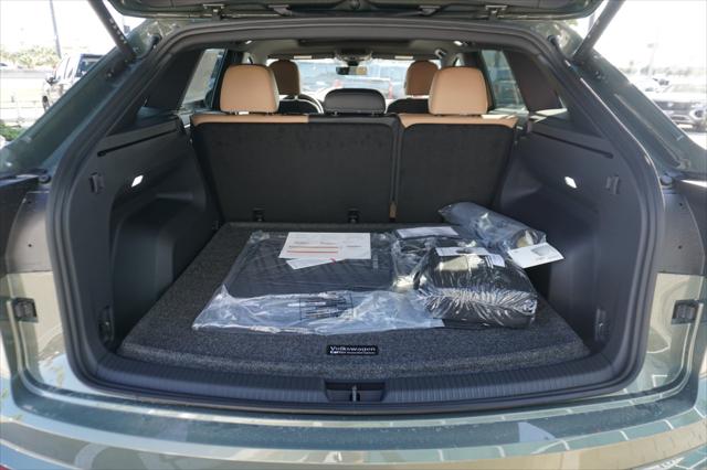 2026 Volkswagen Atlas Cross Sport 2.0T SEL R-Line Black