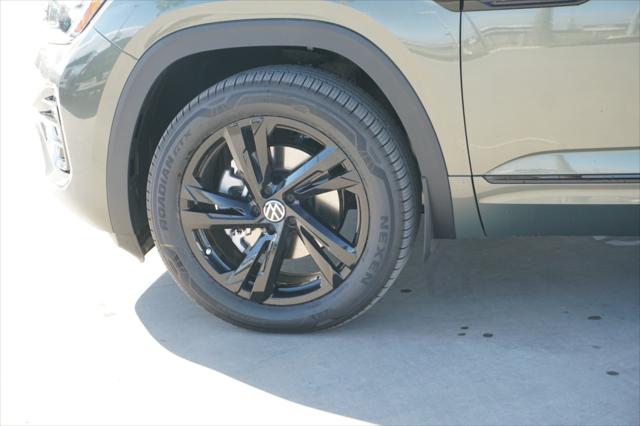 2026 Volkswagen Atlas Cross Sport 2.0T SEL R-Line Black