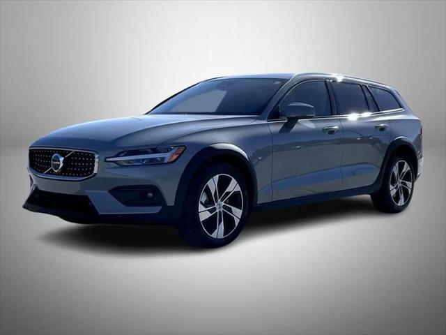 2025 Volvo V60 Cross Country Plus, B5 AWD Gas (mild hybrid) for sale in Omaha, NE