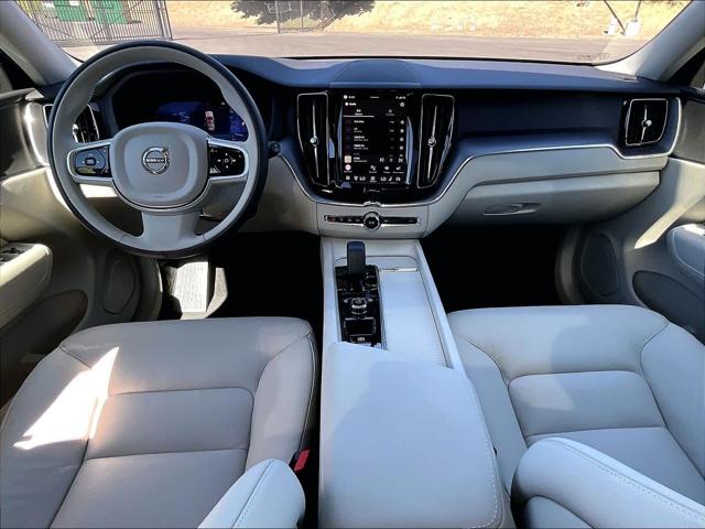 2025 Volvo XC60 B5 Core