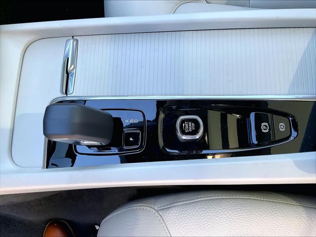 2025 Volvo XC60 B5 Core