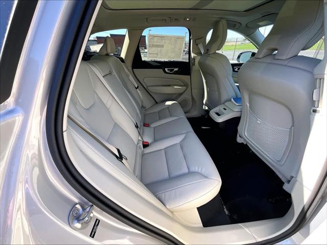 2025 Volvo XC60 B5 Core