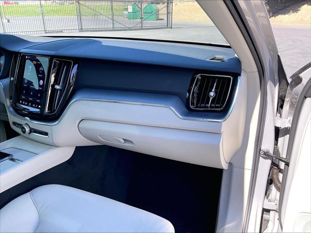 2025 Volvo XC60 B5 Core
