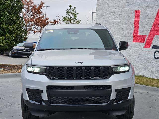 2025 Jeep Grand Cherokee GRAND CHEROKEE L ALTITUDE 4X4