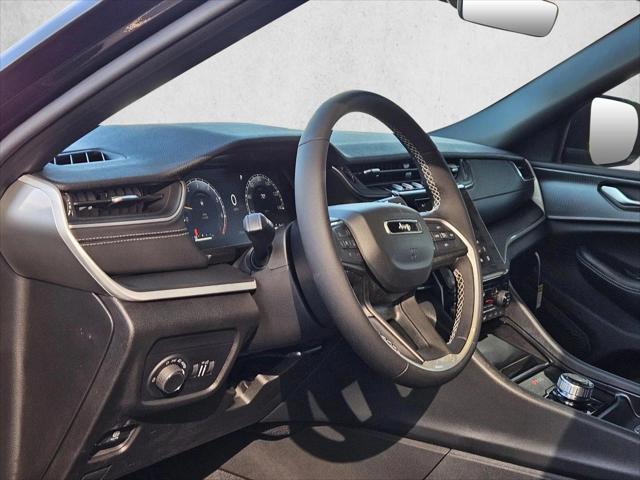 2025 Jeep Grand Cherokee GRAND CHEROKEE L LAREDO 4X2