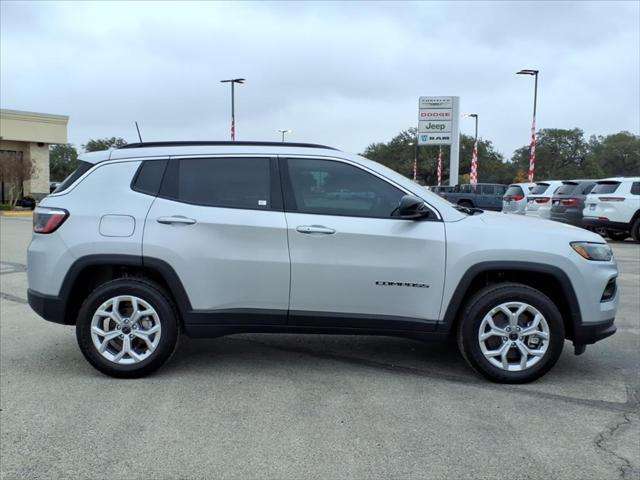 2026 Jeep Compass COMPASS LATITUDE 4X4