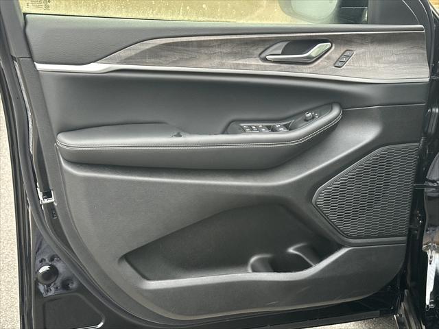 2025 Jeep Grand Cherokee Limited 4x2