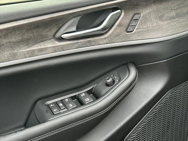 2025 Jeep Grand Cherokee Limited 4x2