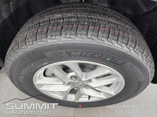 2025 Jeep Grand Cherokee GRAND CHEROKEE L LAREDO X 4X4