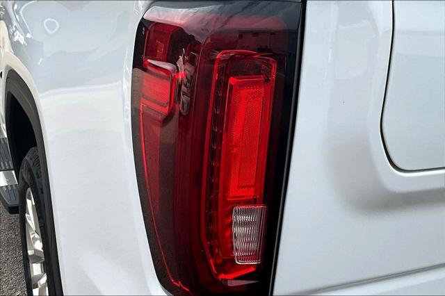 2022 GMC Sierra 1500 Limited 4WD Crew Cab Short Box SLT