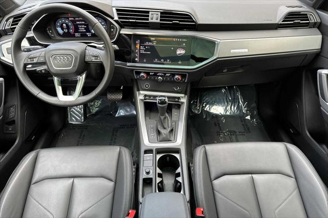 2025 Audi Q3 Premium 45 TFSI S line quattro Tiptronic
