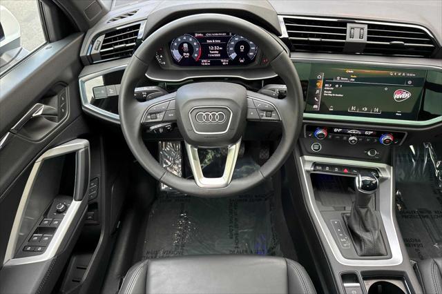 2025 Audi Q3 Premium 45 TFSI S line quattro Tiptronic