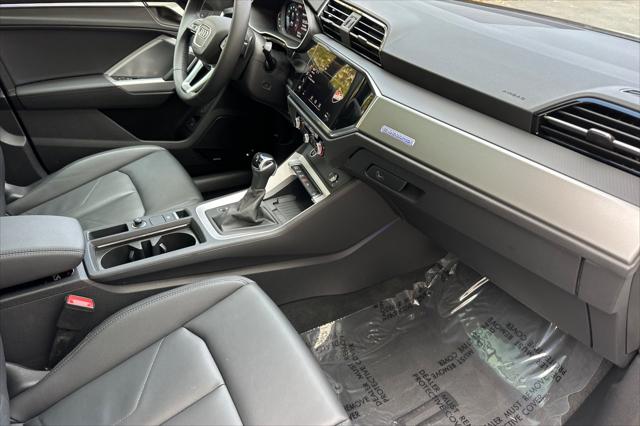 2025 Audi Q3 Premium 45 TFSI S line quattro Tiptronic