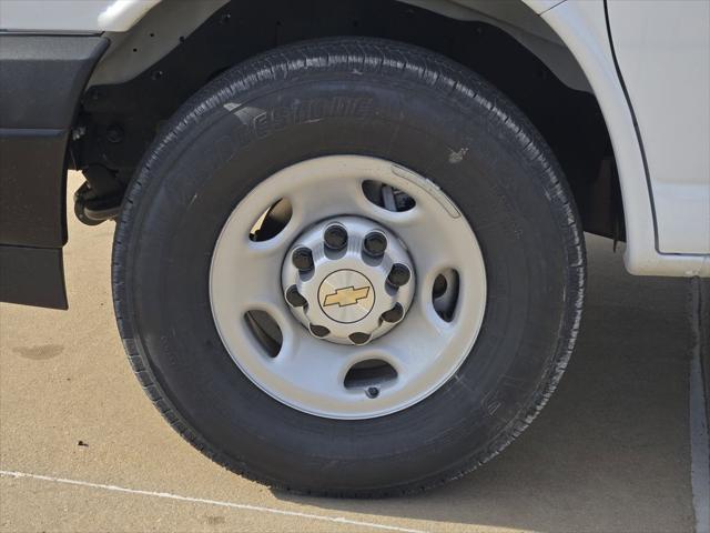 2025 Chevrolet Express Cargo Van RWD 2500 Regular Wheelbase WT