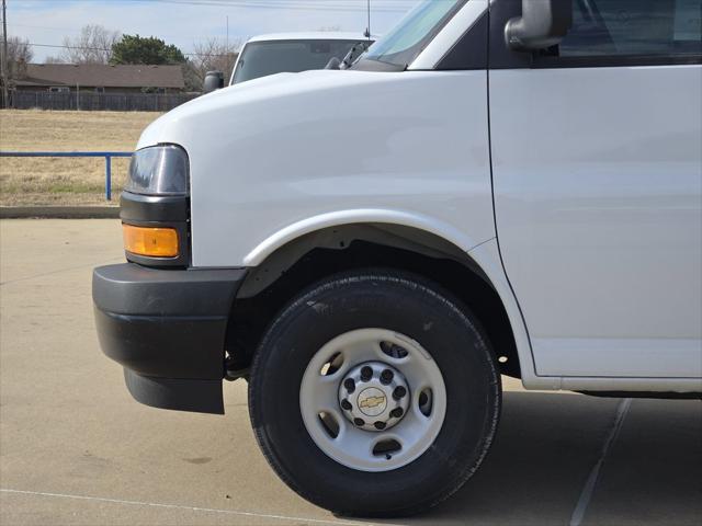 2025 Chevrolet Express Cargo Van RWD 2500 Regular Wheelbase WT
