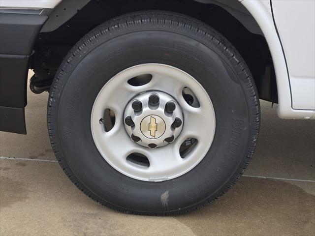 2025 Chevrolet Express Cargo Van RWD 2500 Regular Wheelbase WT