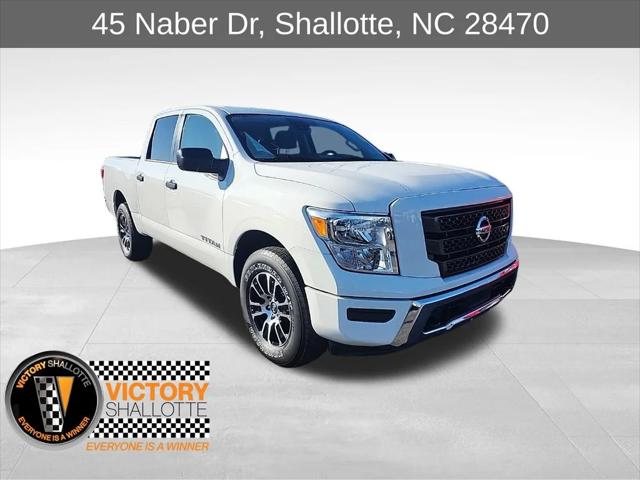 2022 Nissan TITAN Crew Cab SV 4x4