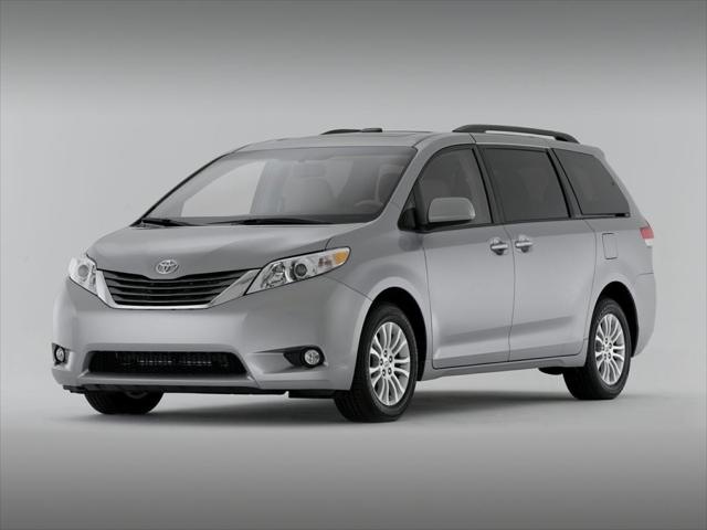 2013 Toyota Sienna LE V6 8 Passenger