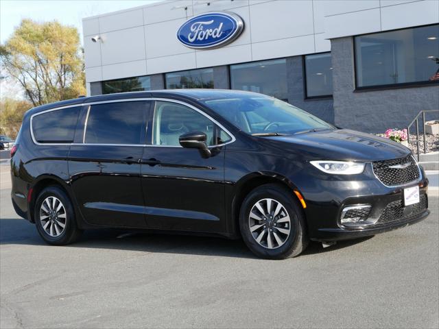 2024 Chrysler Pacifica Hybrid Select