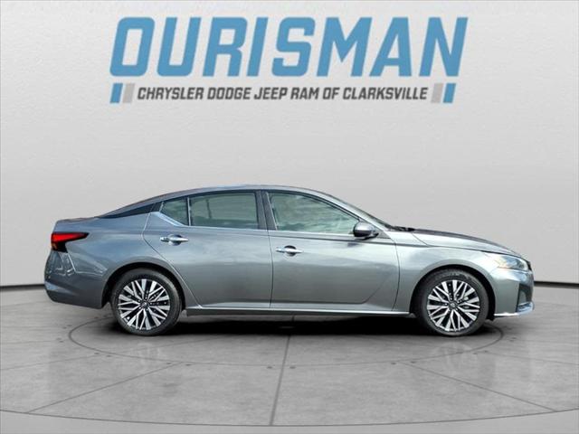 2023 Nissan Altima SV FWD