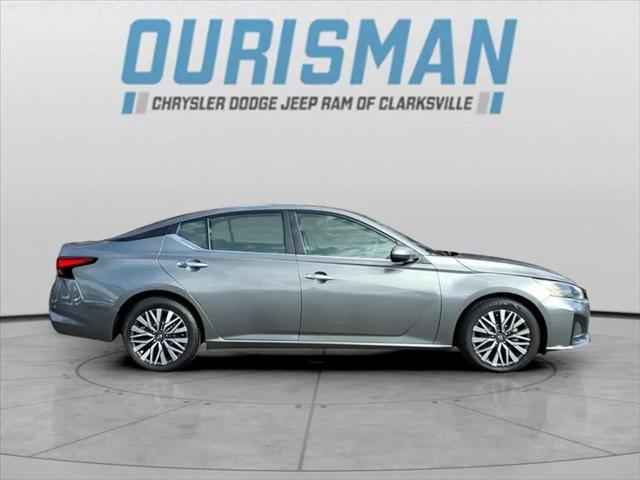 2023 Nissan Altima SV FWD